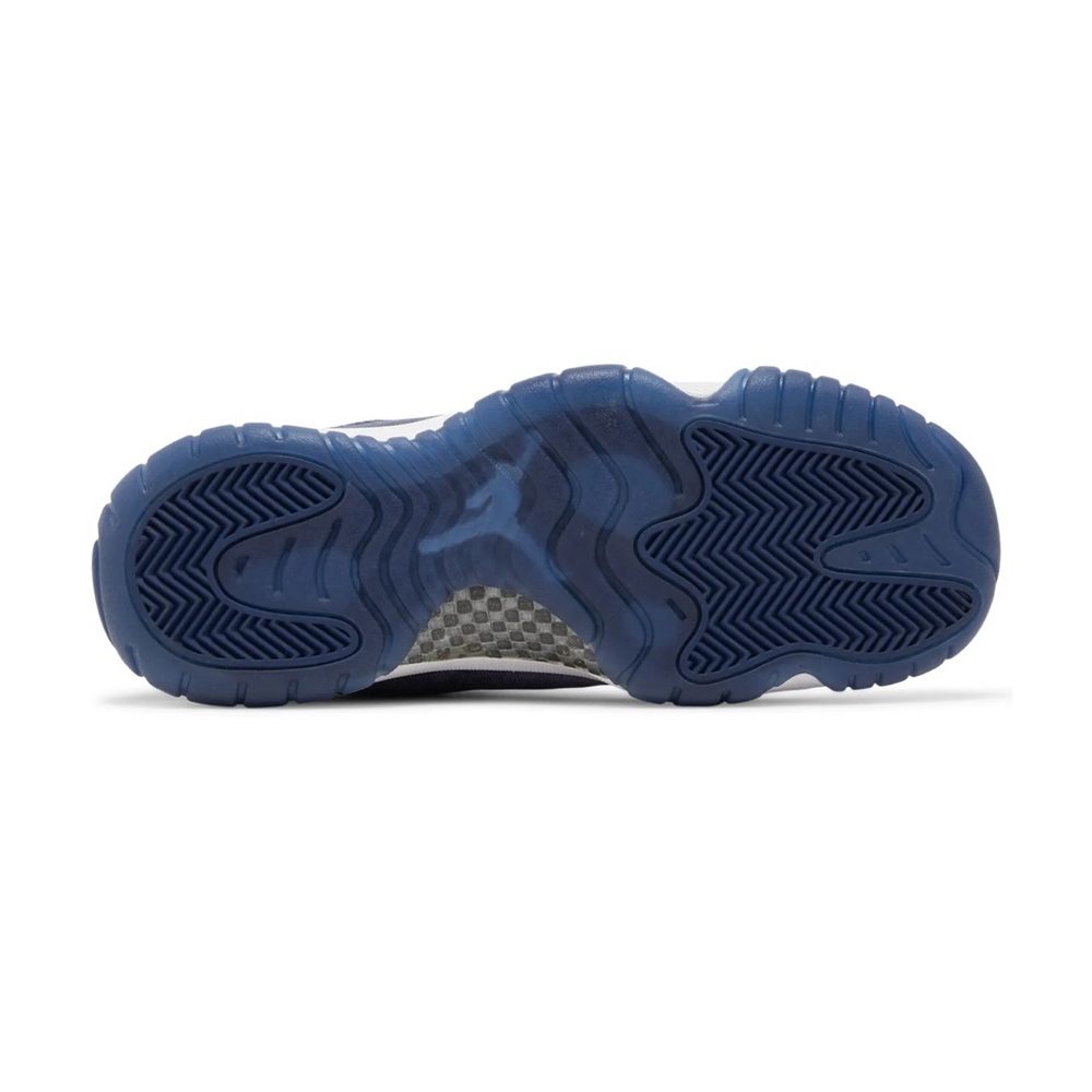 💙 Air Jordan 11 Retro “Midnight Navy Velvet” (W) • Navy Suede/Velvet • Size 9 ⭐️ - Picture 8 of 16